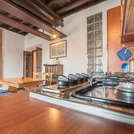 Colosseo & San Clemente Cozy Flat Рим Екстериор снимка