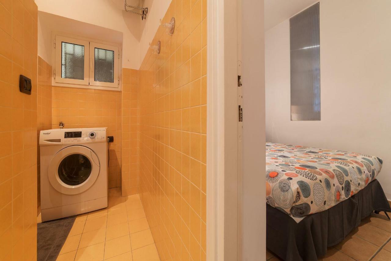 Colosseo & San Clemente Cozy Flat Рим Екстериор снимка