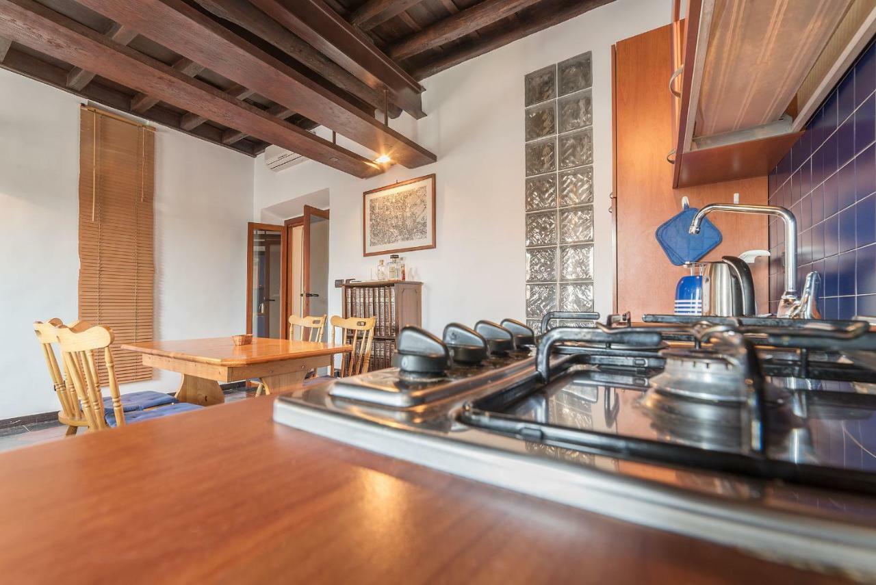 Colosseo & San Clemente Cozy Flat Рим Екстериор снимка