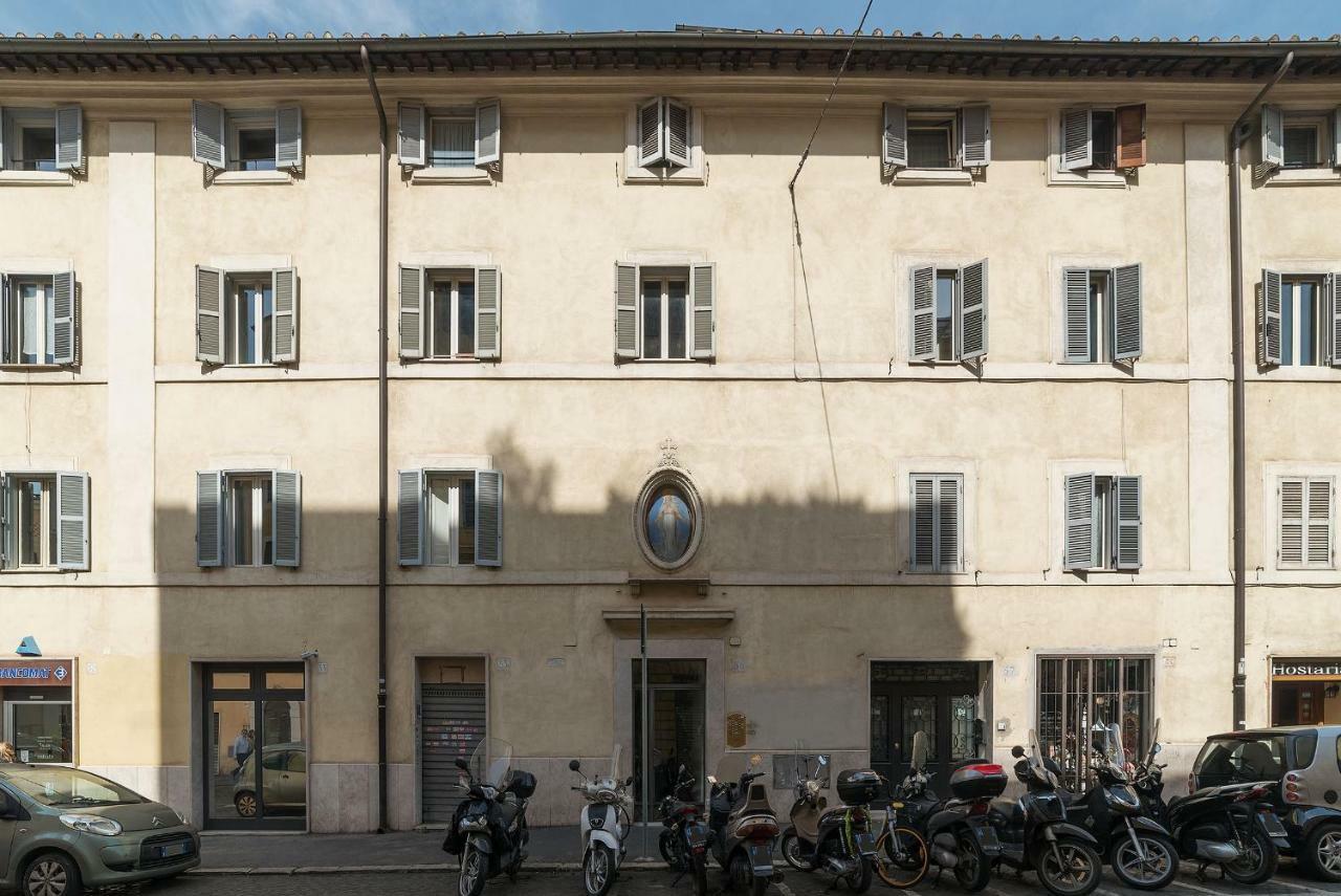 Colosseo & San Clemente Cozy Flat Рим Екстериор снимка