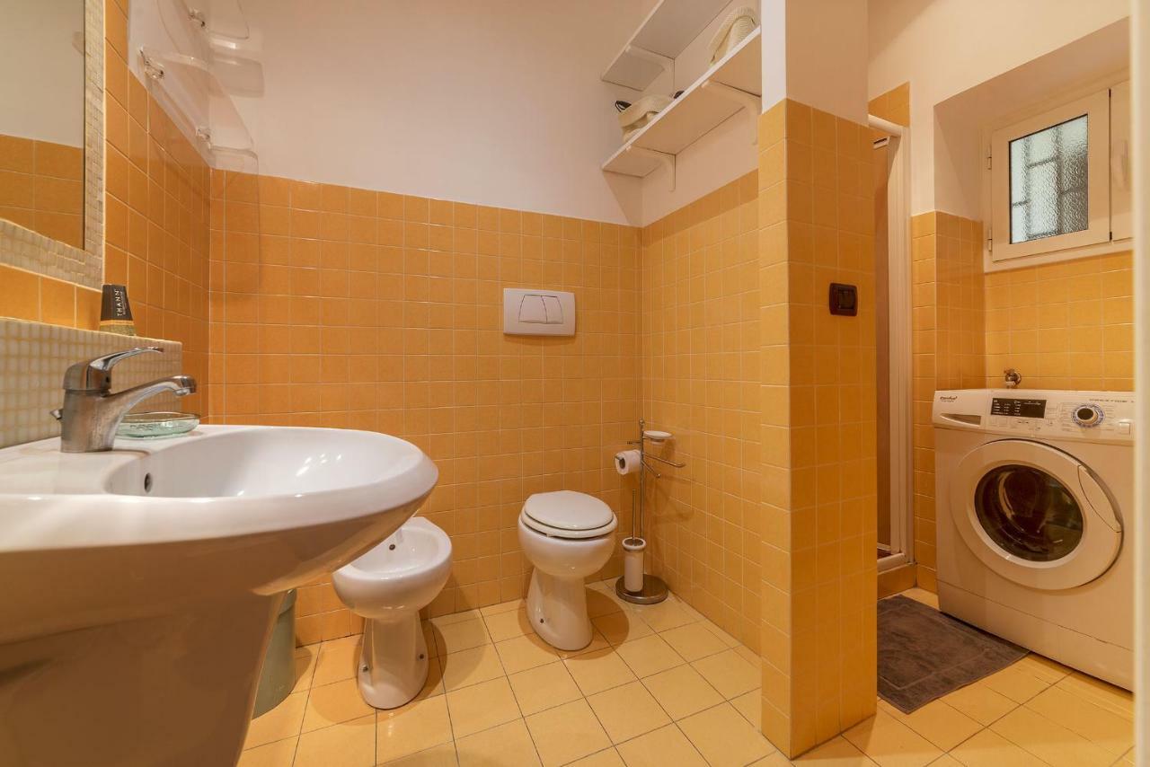 Colosseo & San Clemente Cozy Flat Рим Екстериор снимка